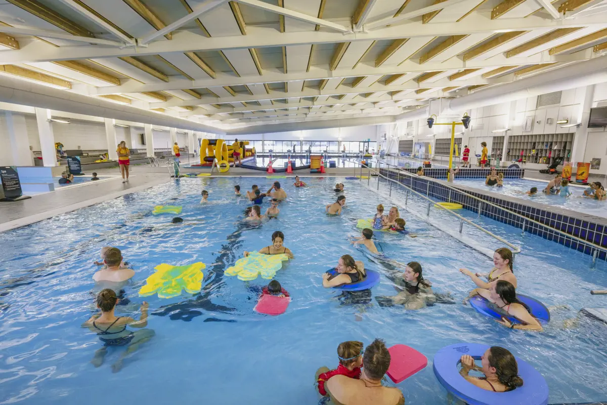 Hornby Pool 15
